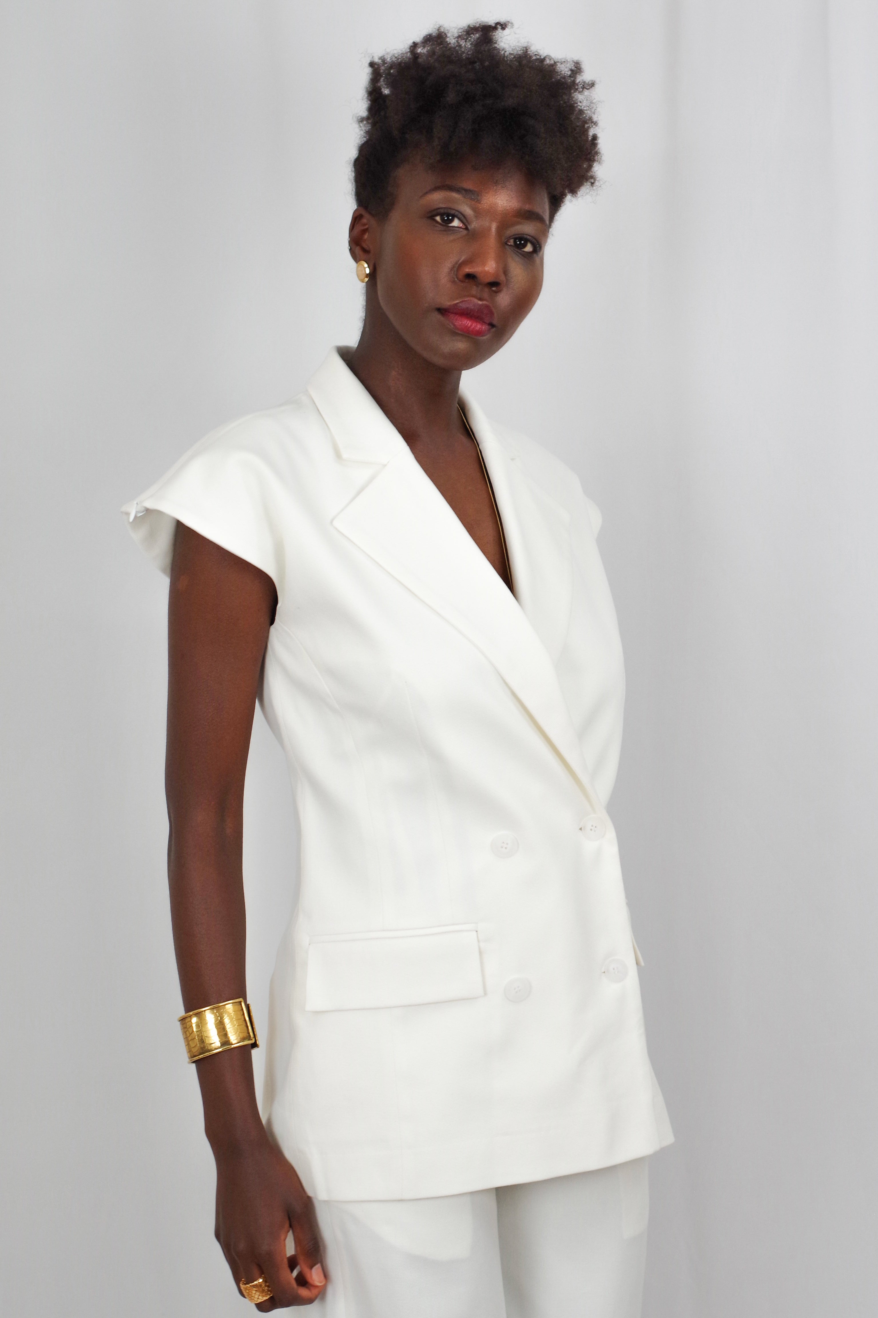Amélia Women’s Versatile Vest – Short Sleeve, Belted, White