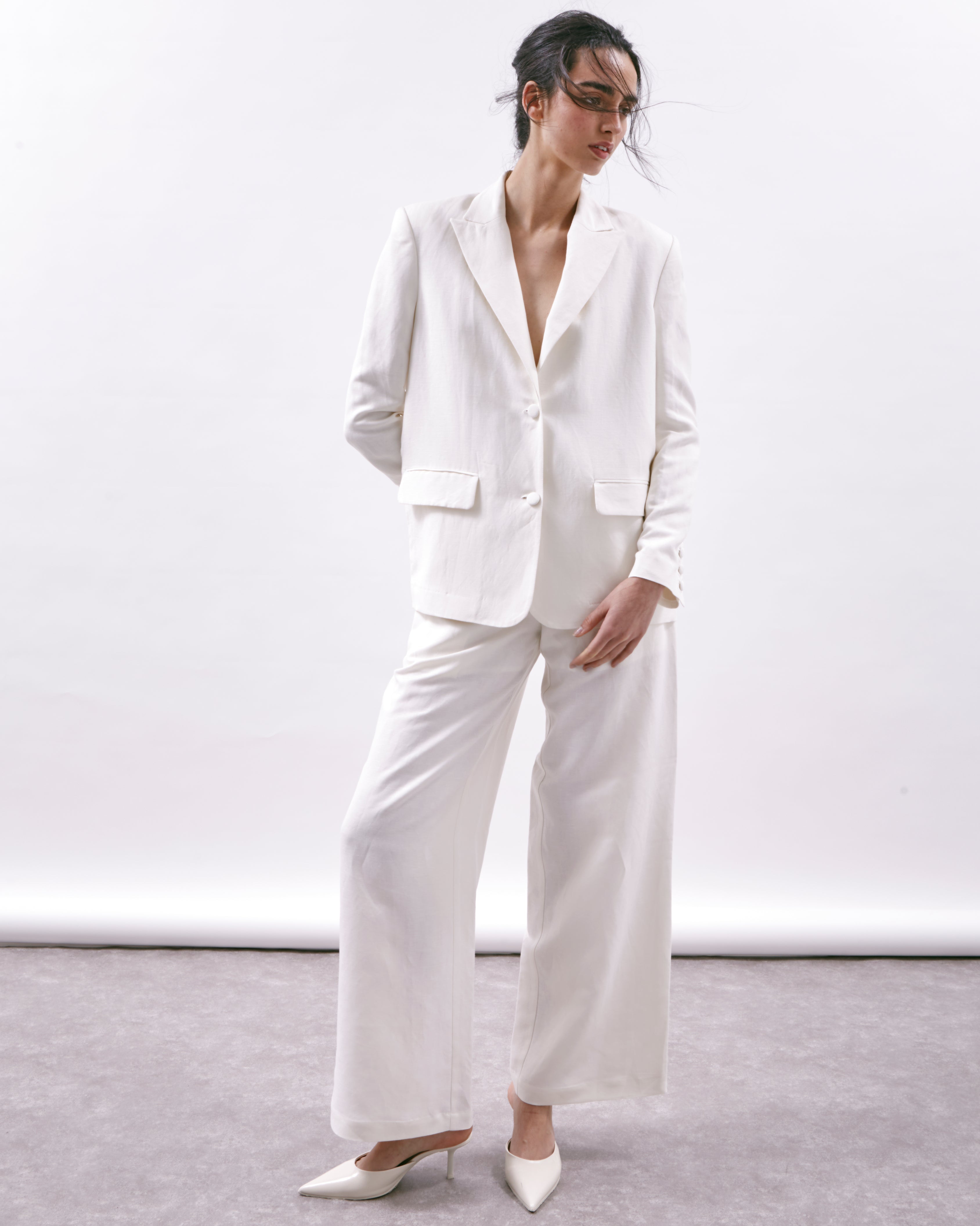 Blazer Off-White em Linho e Viscose Mônaco