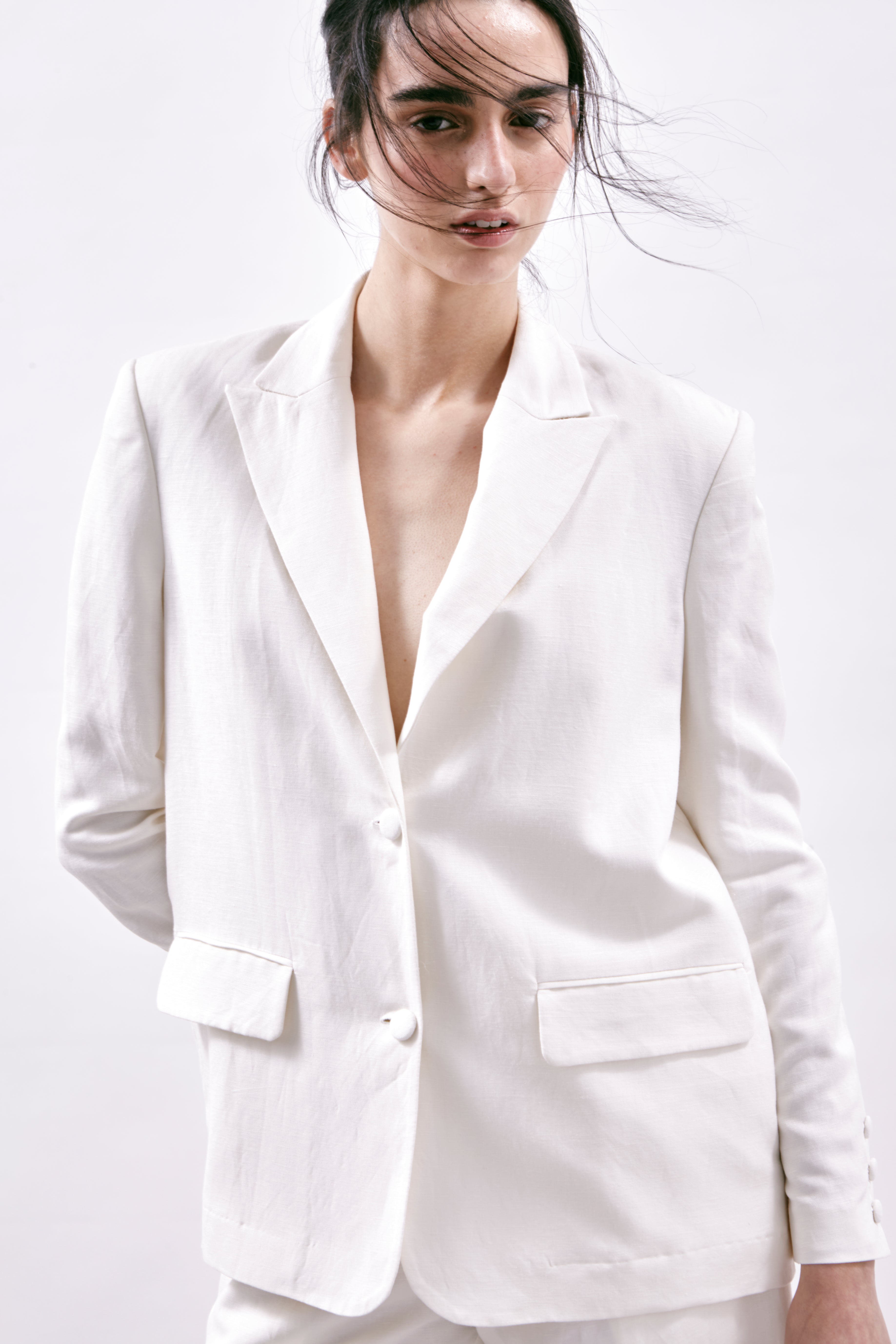 Blazer Off-White em Linho e Viscose Mônaco