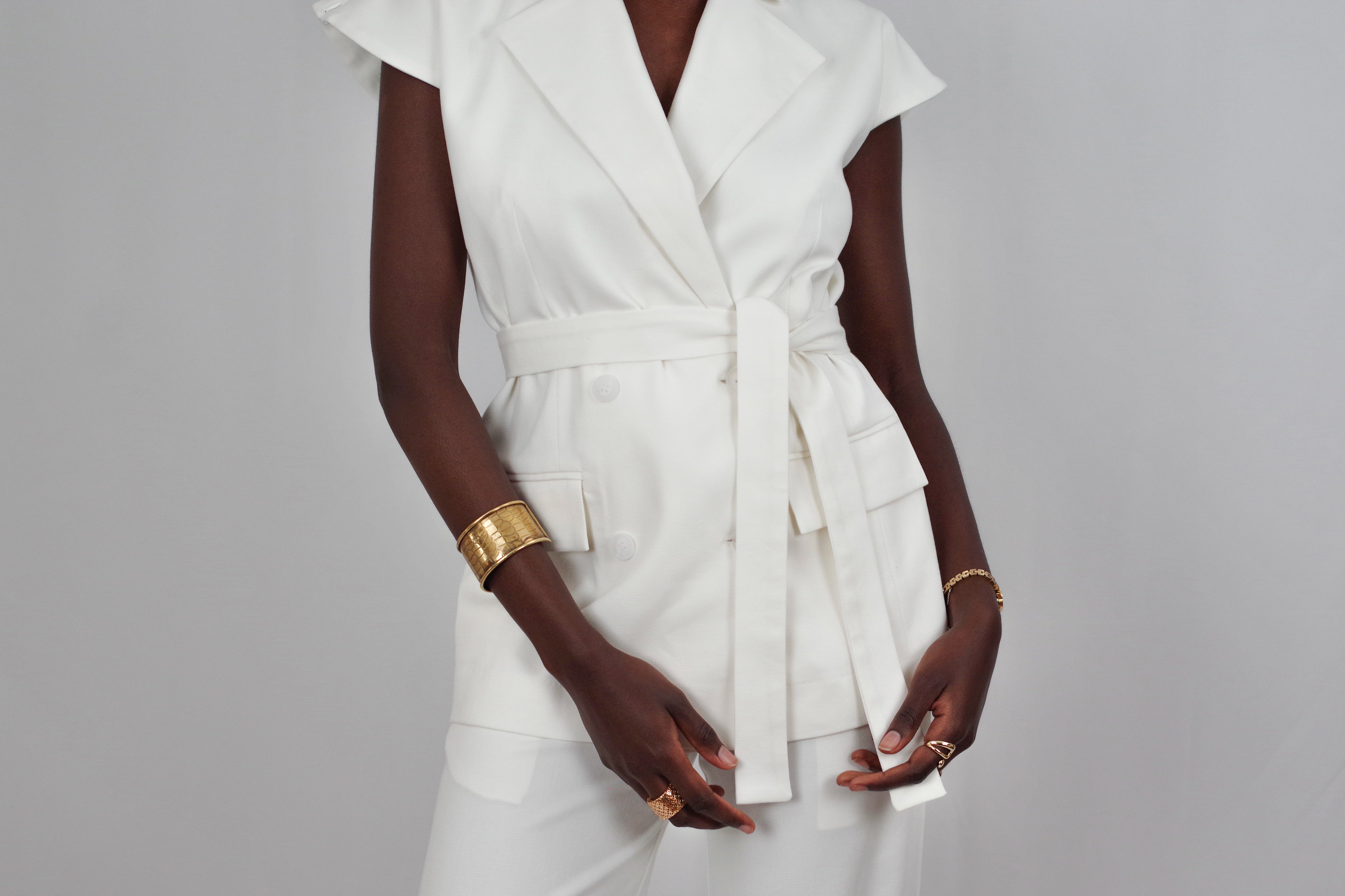 Amélia Women’s Versatile Vest – Short Sleeve, Belted, White