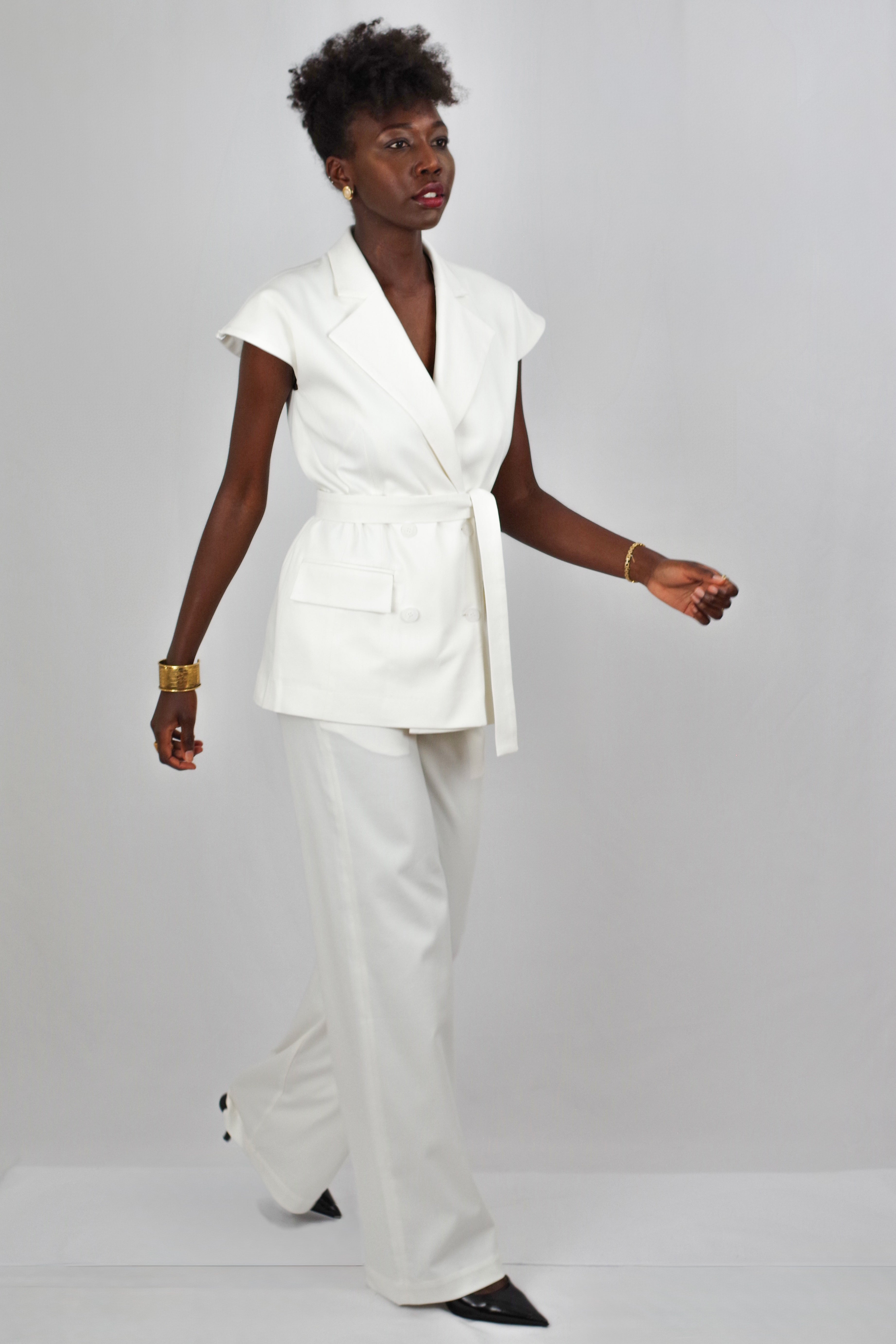 Amélia Women’s Versatile Vest – Short Sleeve, Belted, White