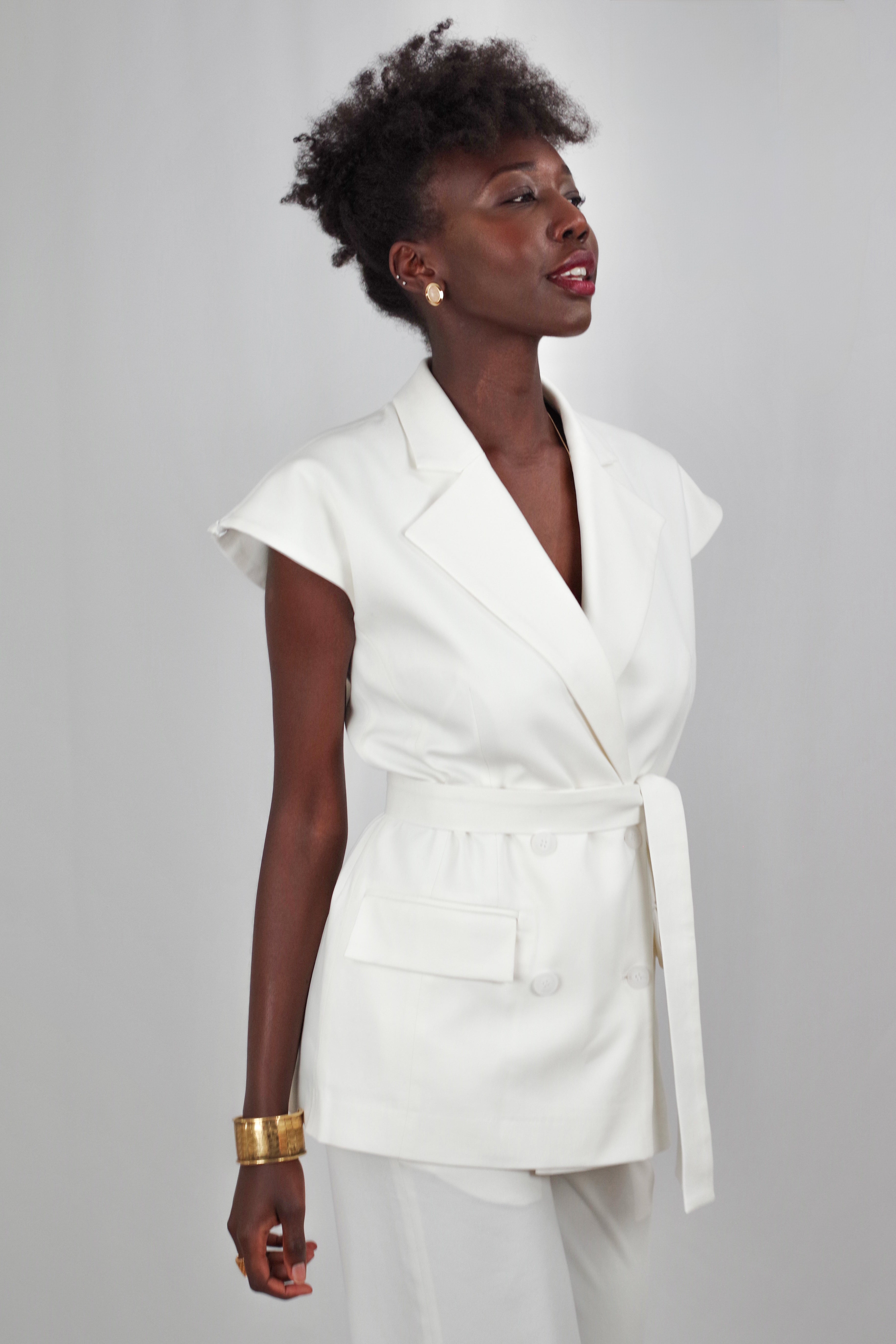 Amélia Women’s Versatile Vest – Short Sleeve, Belted, White
