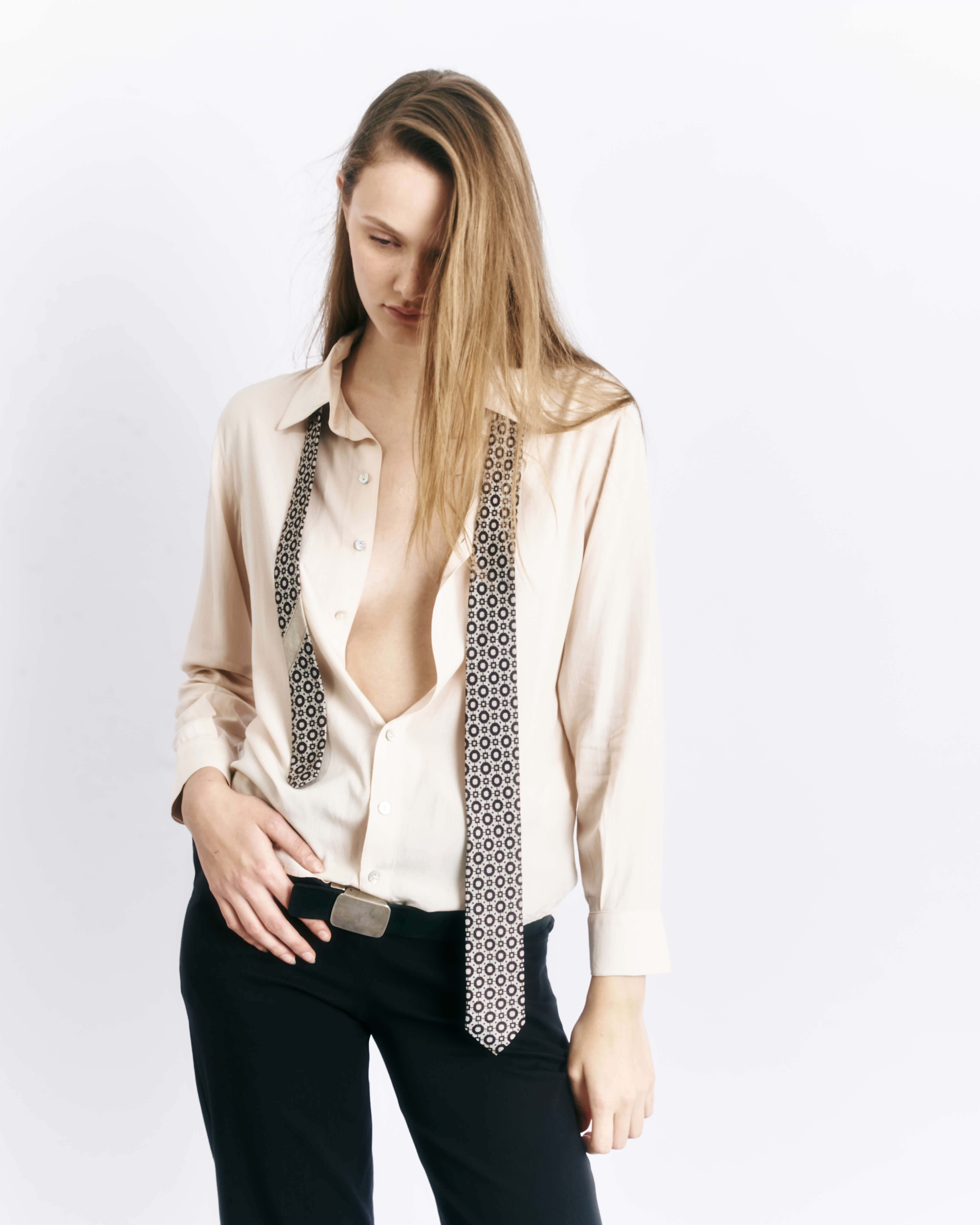 Camisa Creme de Viscose com Botões de Madrepérola Daniela.