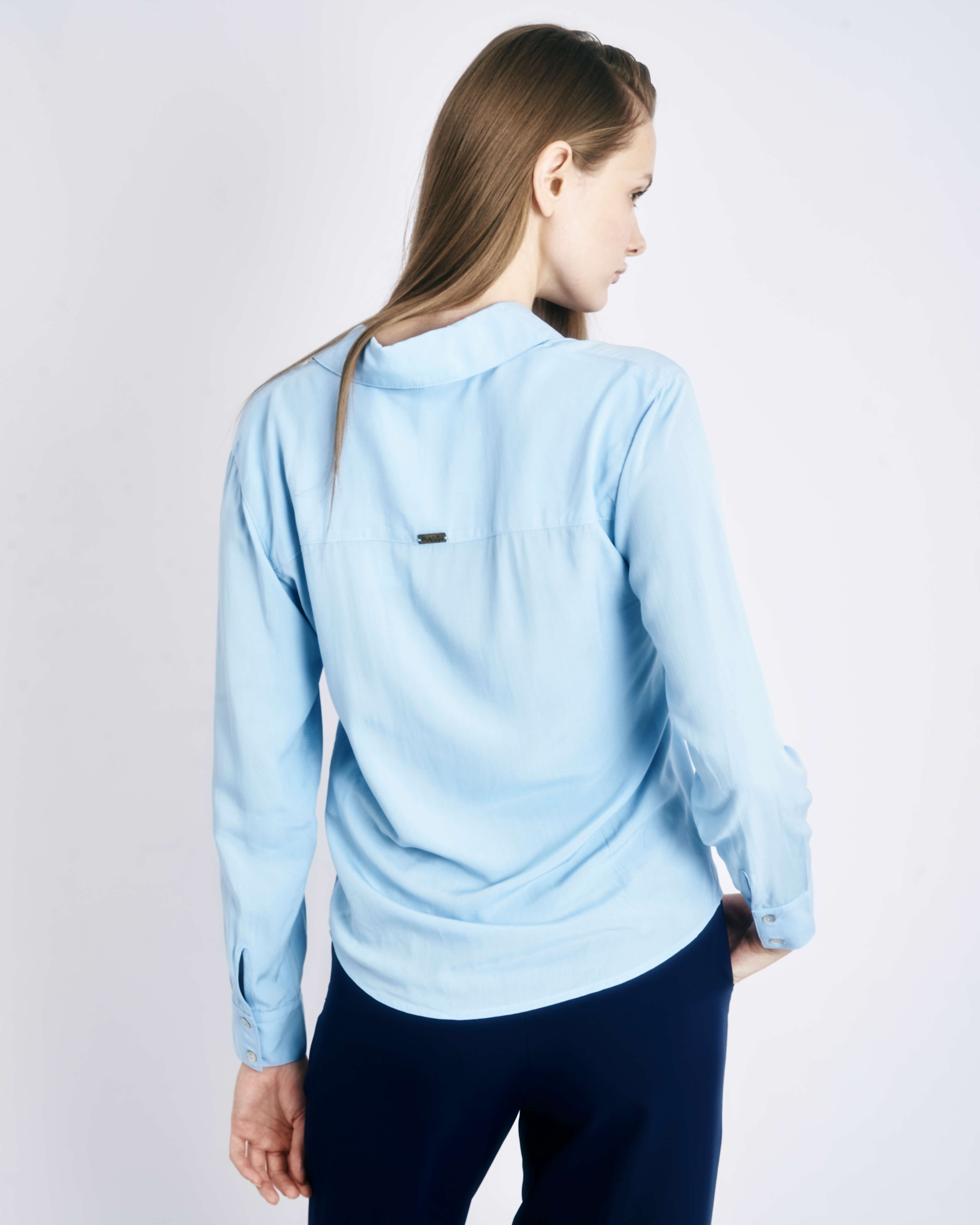 Camisa Azul de Viscose com Botões de Madrepérola Daniela.