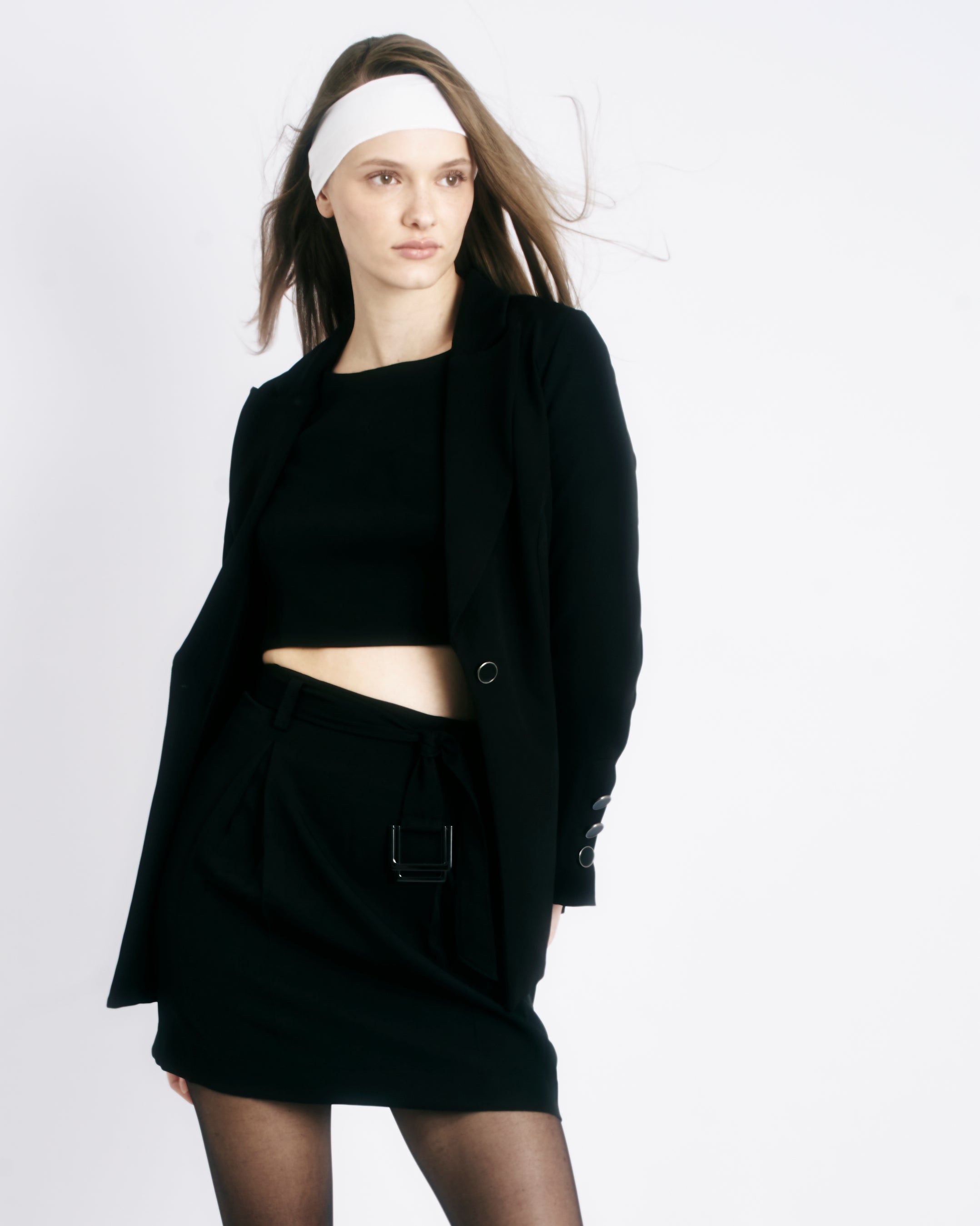 Mini jupe et chemisier noirs Lilian