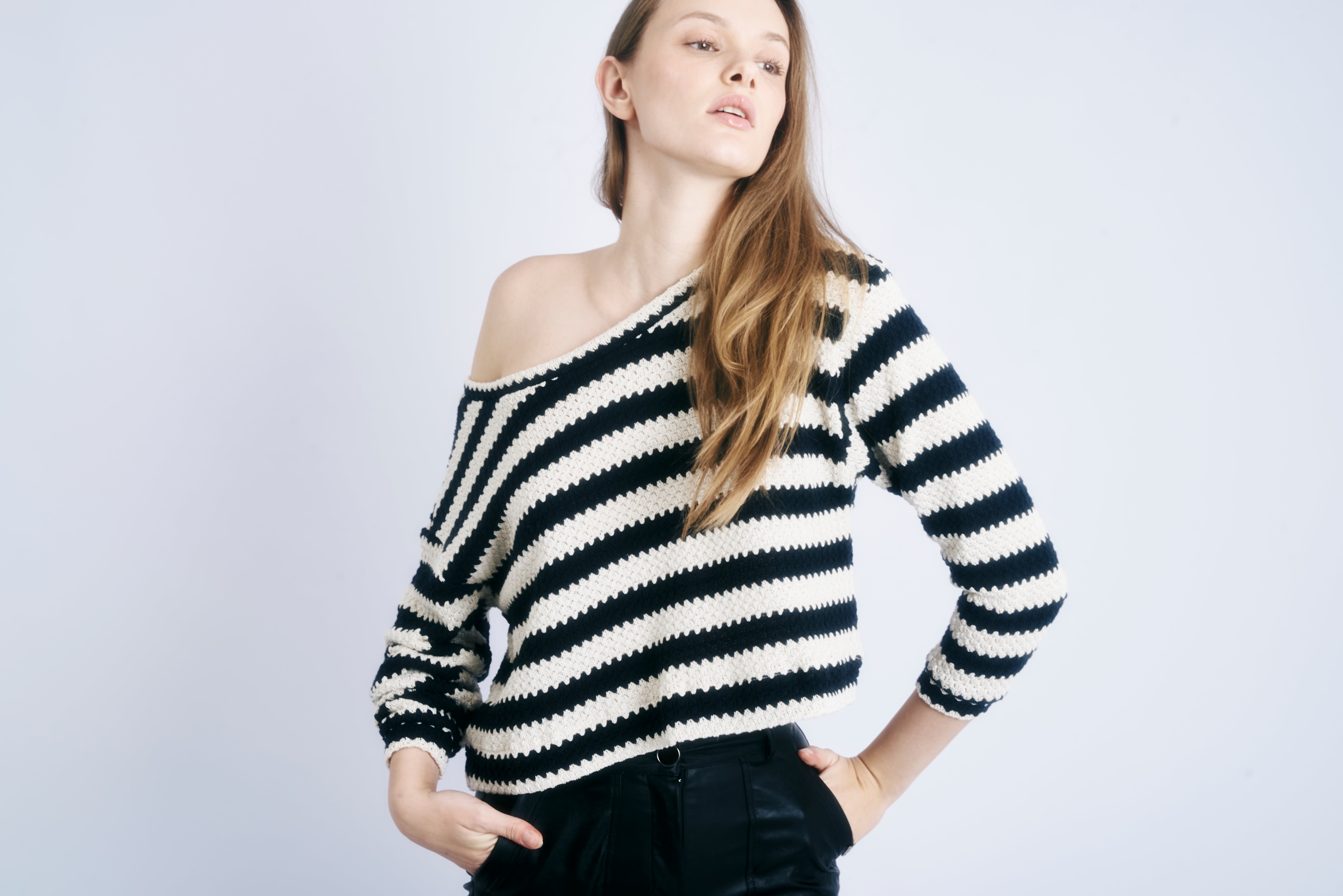 Blouse Laura en Maille Rayée Noire et Blanc