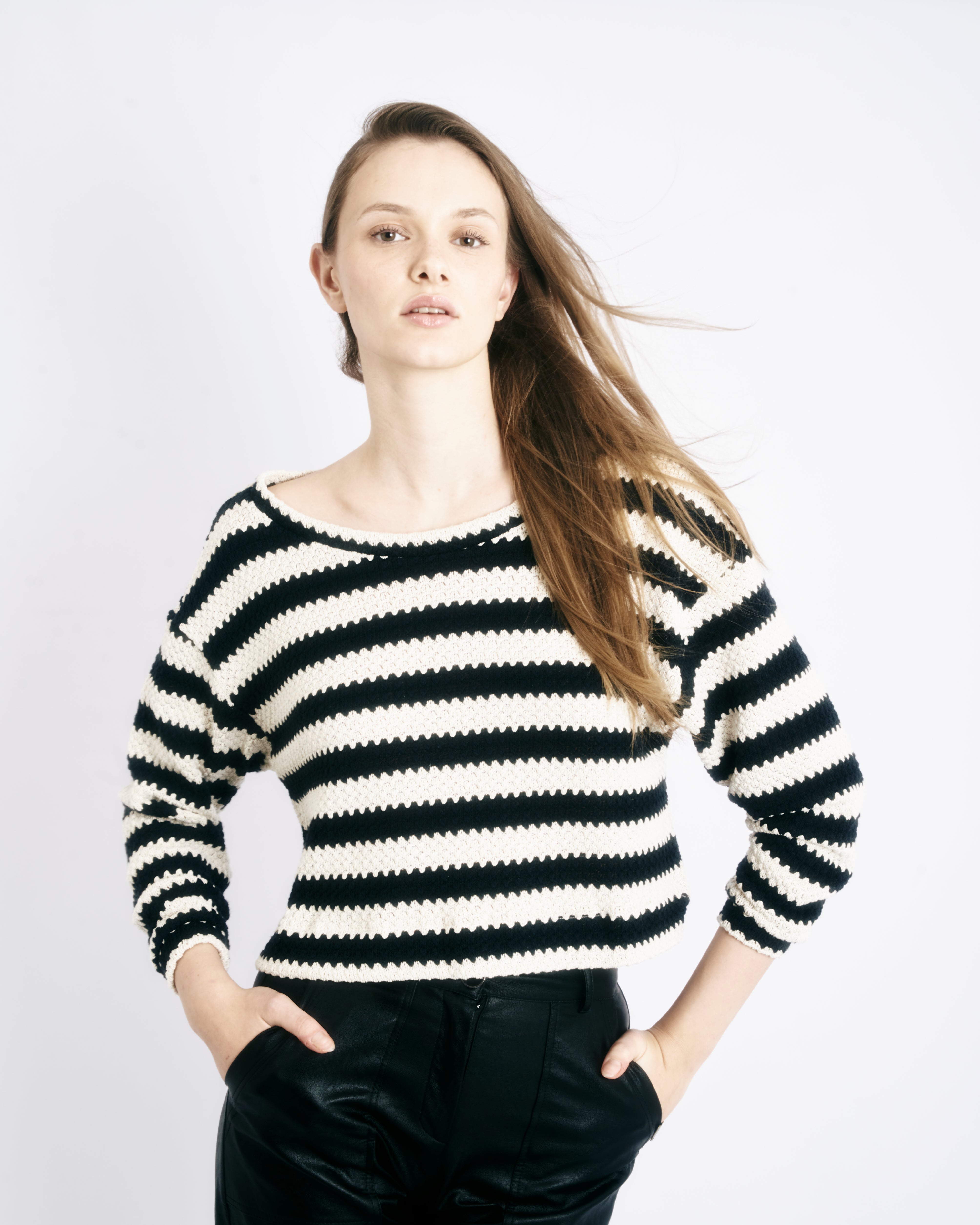 Blouse Laura en Maille Rayée Noire et Blanc